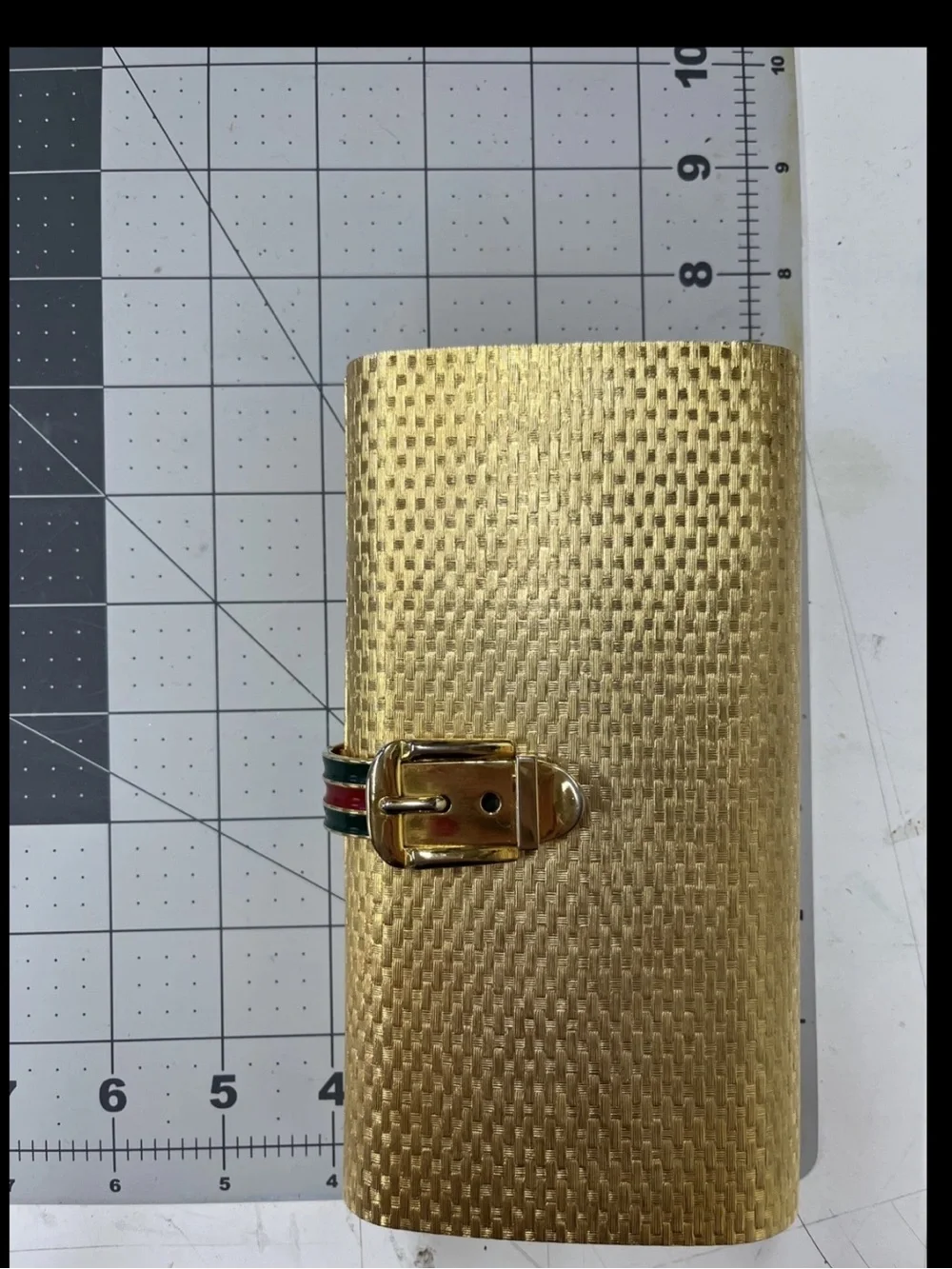 rare vintage Gucci gilt metal minaudière clutch 1970s Magnet Clasp Closure